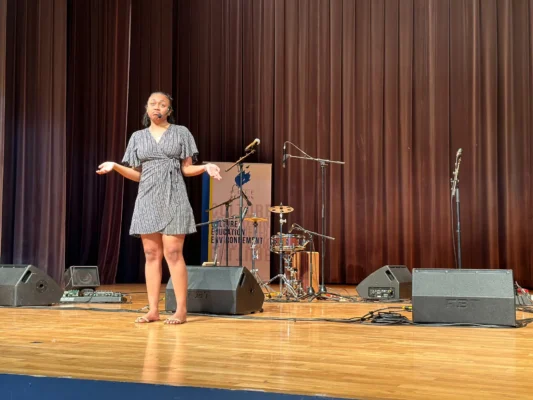Kelsy ELISABETH sur scène pour prestation