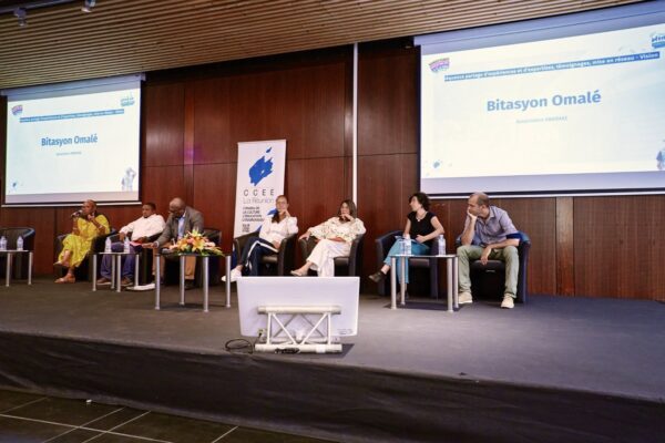 able ronde avec plusieurs intervenants, dans le cadre de la séquence 'Bitasyon Omalé' organisée par le CCEE.