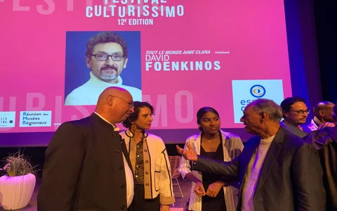 Davy Sicard, Cécile Crayer et les invités sur scène lors du festival Culturissimo 2025 à Stella Matutina, Saint-Leu.