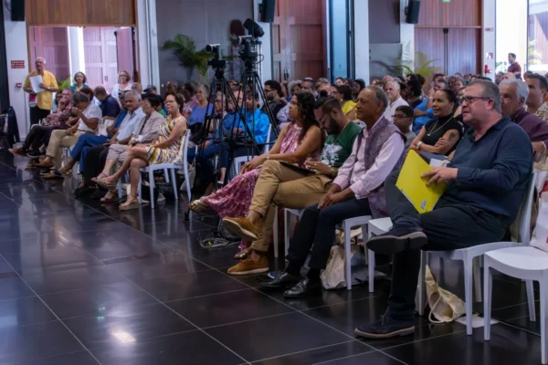 Le public assis dans la salle lors du Pri Honoré LanKRéol 2025.