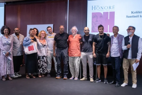 Participants réunis sur scène lors du Pri Honoré LanKRéol 2025