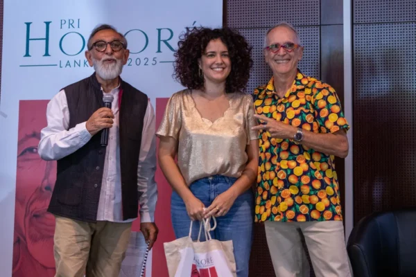 Trois participants posant ensemble lors du Pri Honoré LanKRéol 2025.