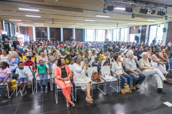 Vue d’ensemble du public réuni lors de la cérémonie du Pri Honoré pou lékol 2026.