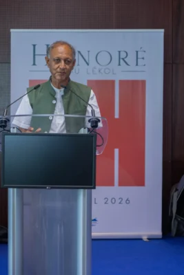 Roger Ramchetty, président du CCEE, s’exprime à la tribune lors du Pri Honoré pou lékol 2026.